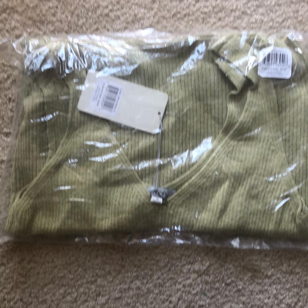 Cashmere Crop top - Picture 3 of 4